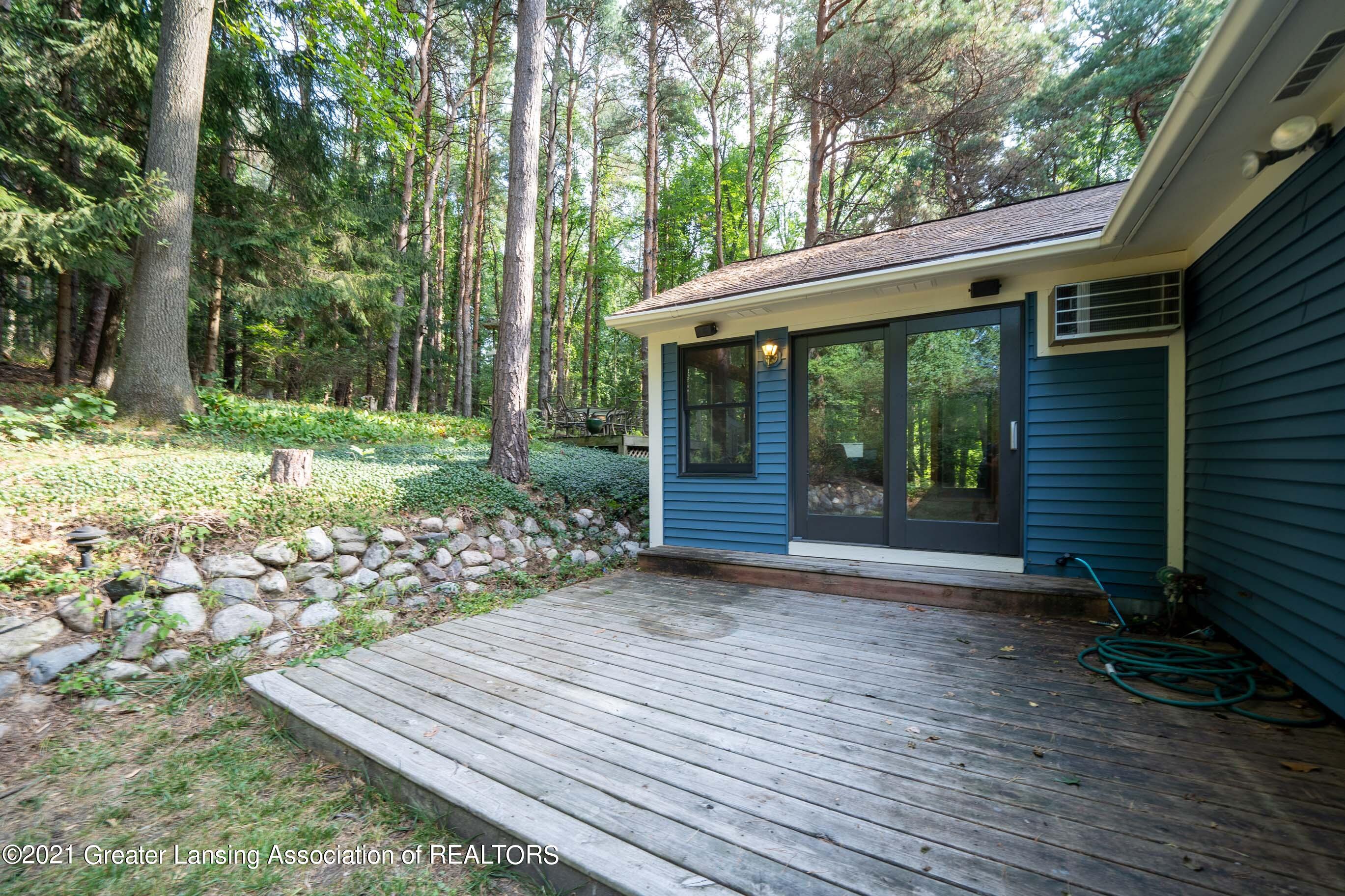 6025 Cascade Road Southeast Grand Rapids, MI 49546 - Photo 25 of 31 deck 1