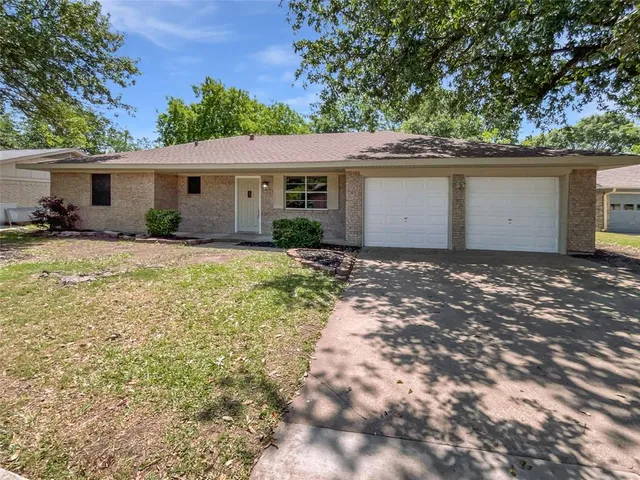 $259,000 | 103 Comanche Court, Waxahachie, TX 75165