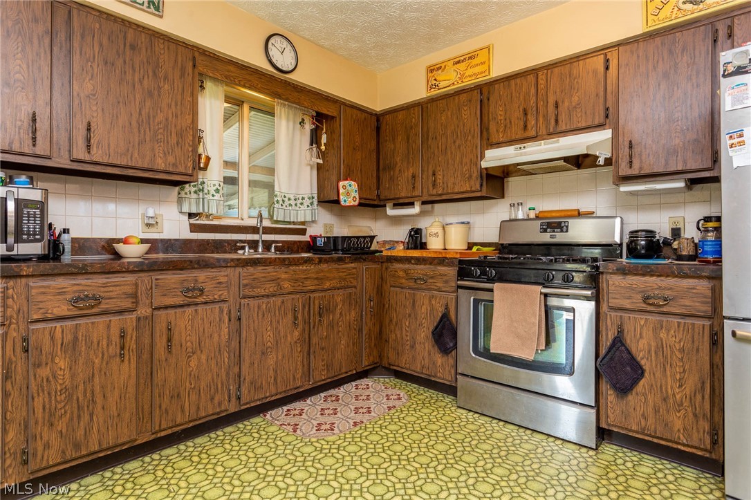 9590 Root Road Columbia Station, OH 44028 - Photo 6 of 31 Gallery Image 6