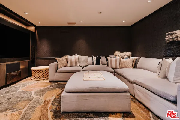 $28,750,000 | 23614 Malibu Colony Road, Malibu, CA 90265