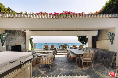 $28,750,000 | 23614 Malibu Colony Road, Malibu, CA 90265