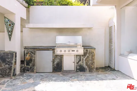 $28,750,000 | 23614 Malibu Colony Road, Malibu, CA 90265