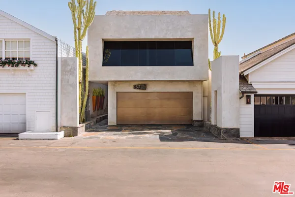 $28,750,000 | 23614 Malibu Colony Road, Malibu, CA 90265