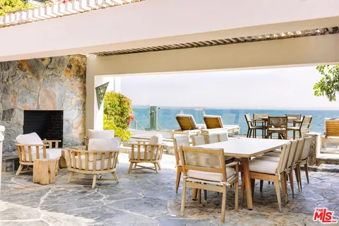 $28,750,000 | 23614 Malibu Colony Road, Malibu, CA 90265