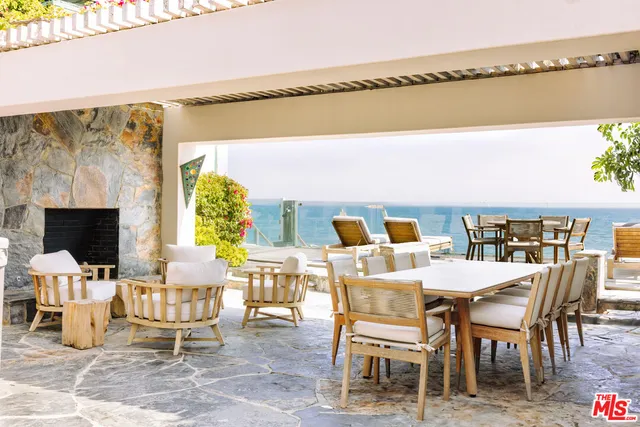 $28,750,000 | 23614 Malibu Colony Road, Malibu, CA 90265