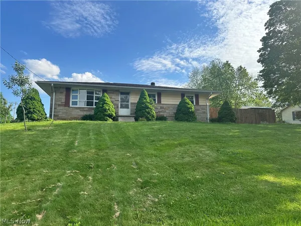 $240,000 | 1704 Kenwood Drive, Orrville, OH 44667