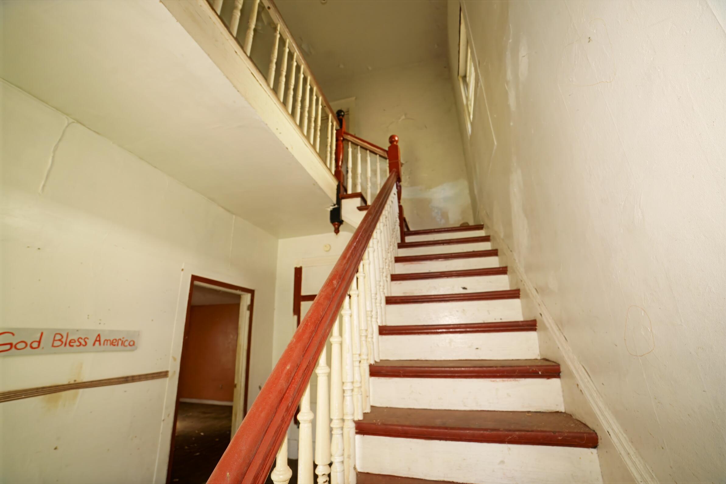 332 East Prospect Street Covington, VA 24426 - Photo 29 of 54 a view of entryway