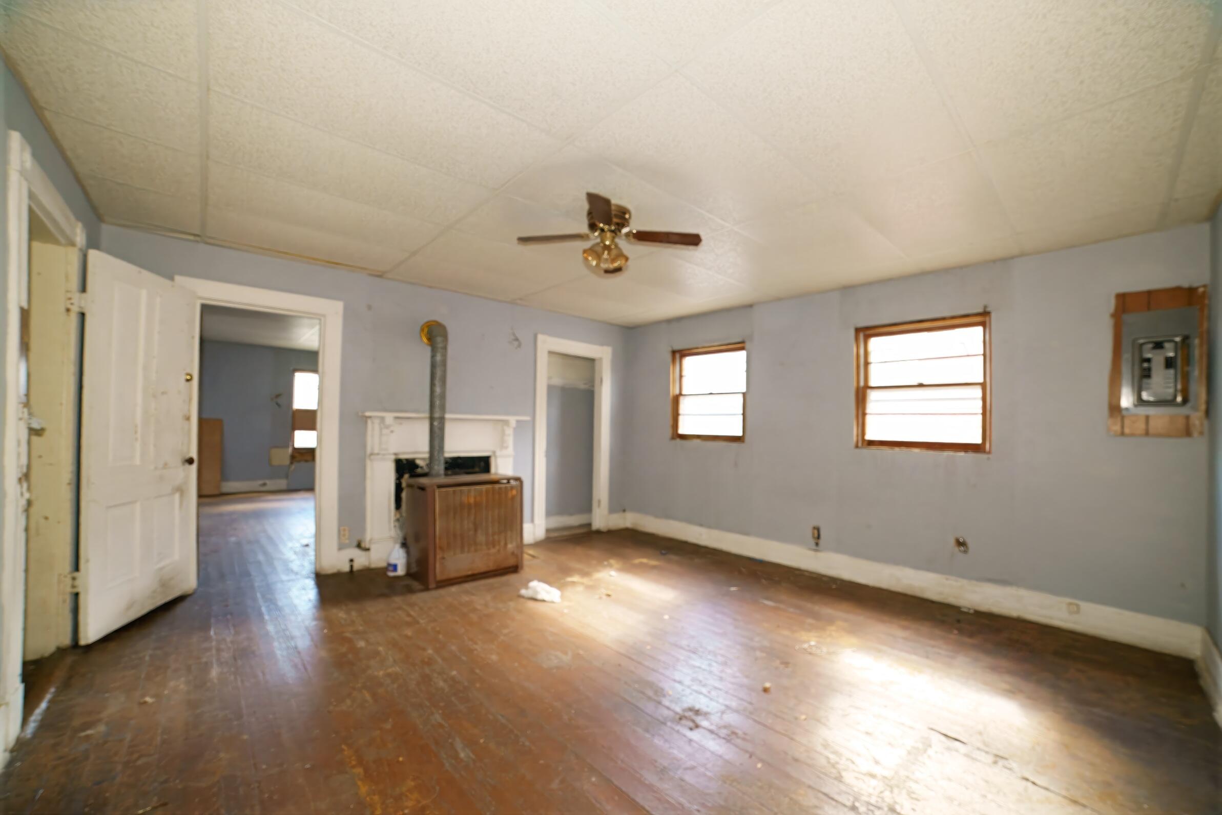 332 East Prospect Street Covington, VA 24426 - Photo 39 of 54 wooden floor in an empty room with a window