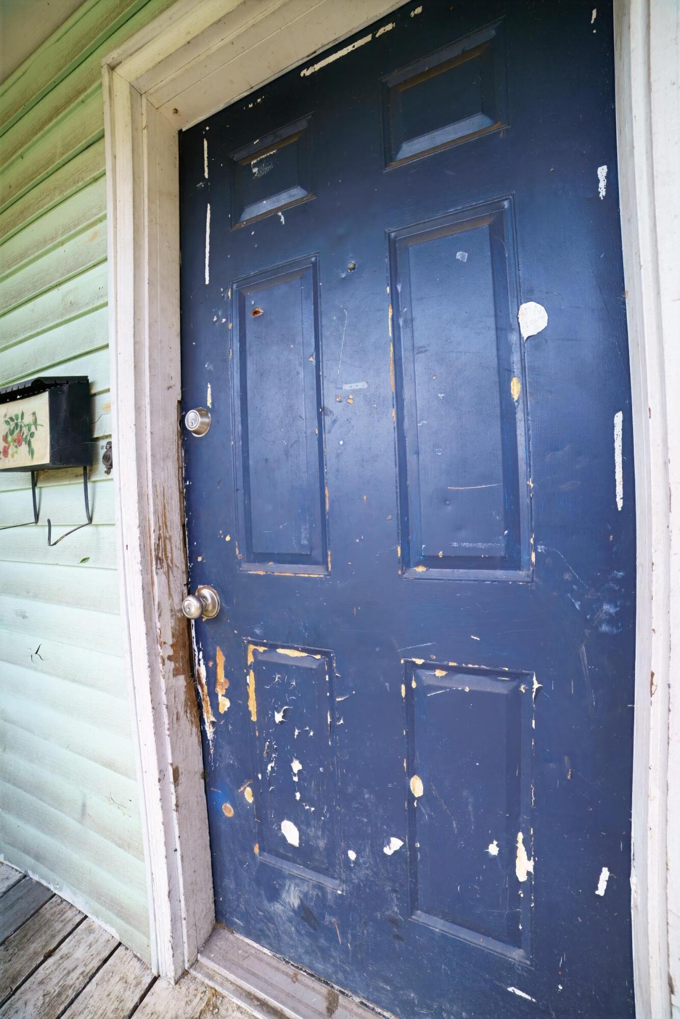 332 East Prospect Street Covington, VA 24426 - Photo 4 of 54 a view of a elevator