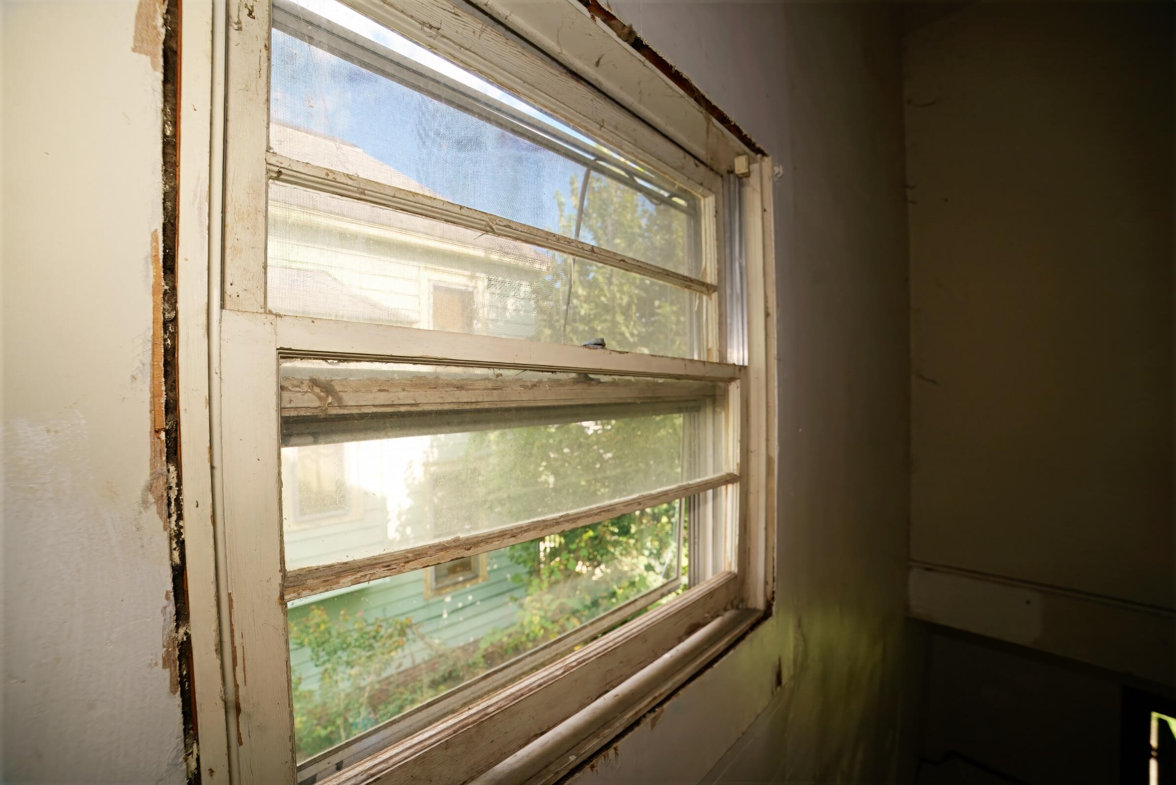 332 East Prospect Street Covington, VA 24426 - Photo 49 of 54 a view of a window