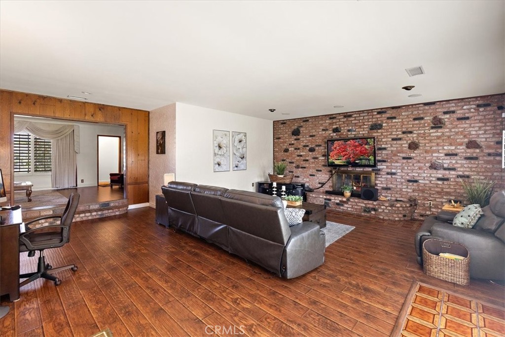 420 West Tichenor Street Compton, CA 90220 - Photo 9 of 53