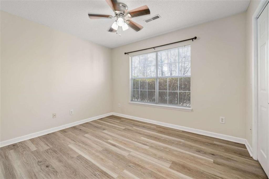 226 Chestnut Avenue Demorest, GA 30535 - Photo 20 of 47 a view of an empty room with a window