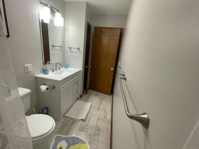 210 South Jackson Road Ludington, MI 49431 - Photo 11 of 40 Bathroom