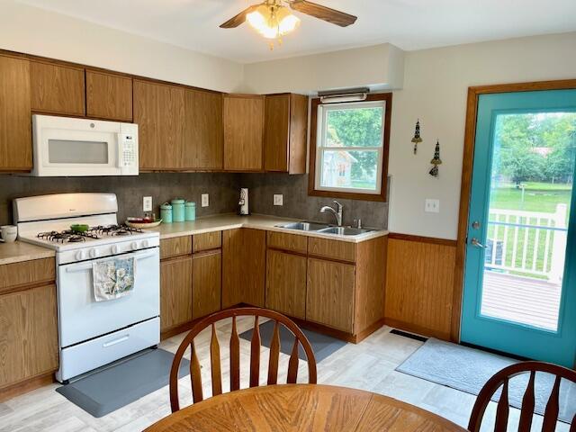 210 South Jackson Road Ludington, MI 49431 - Photo 5 of 40 Kitchen