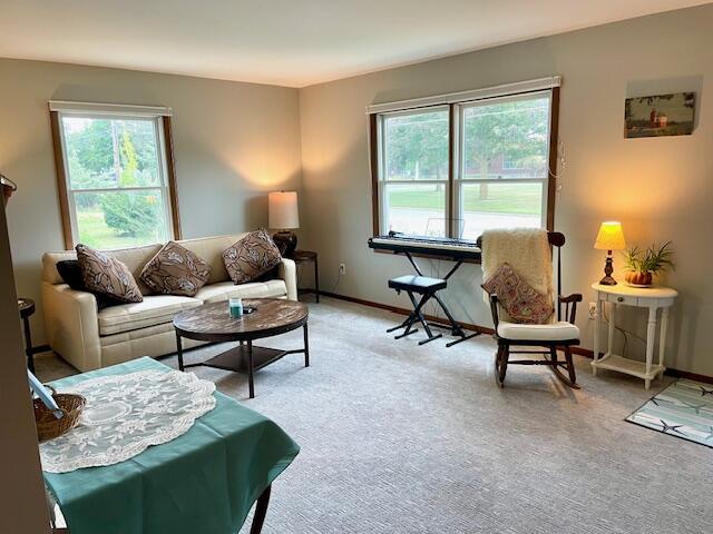 210 South Jackson Road Ludington, MI 49431 - Photo 9 of 40 Living Room