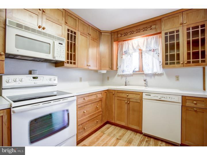 30 Cherry Road New Castle, DE 19720 - Photo 3 of 25 Kitchen
