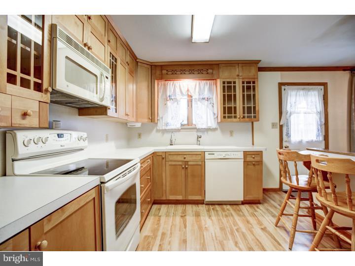 30 Cherry Road New Castle, DE 19720 - Photo 4 of 25 Kitchen