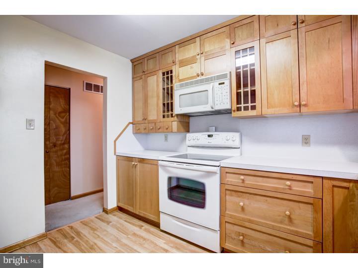 30 Cherry Road New Castle, DE 19720 - Photo 7 of 25 Kitchen
