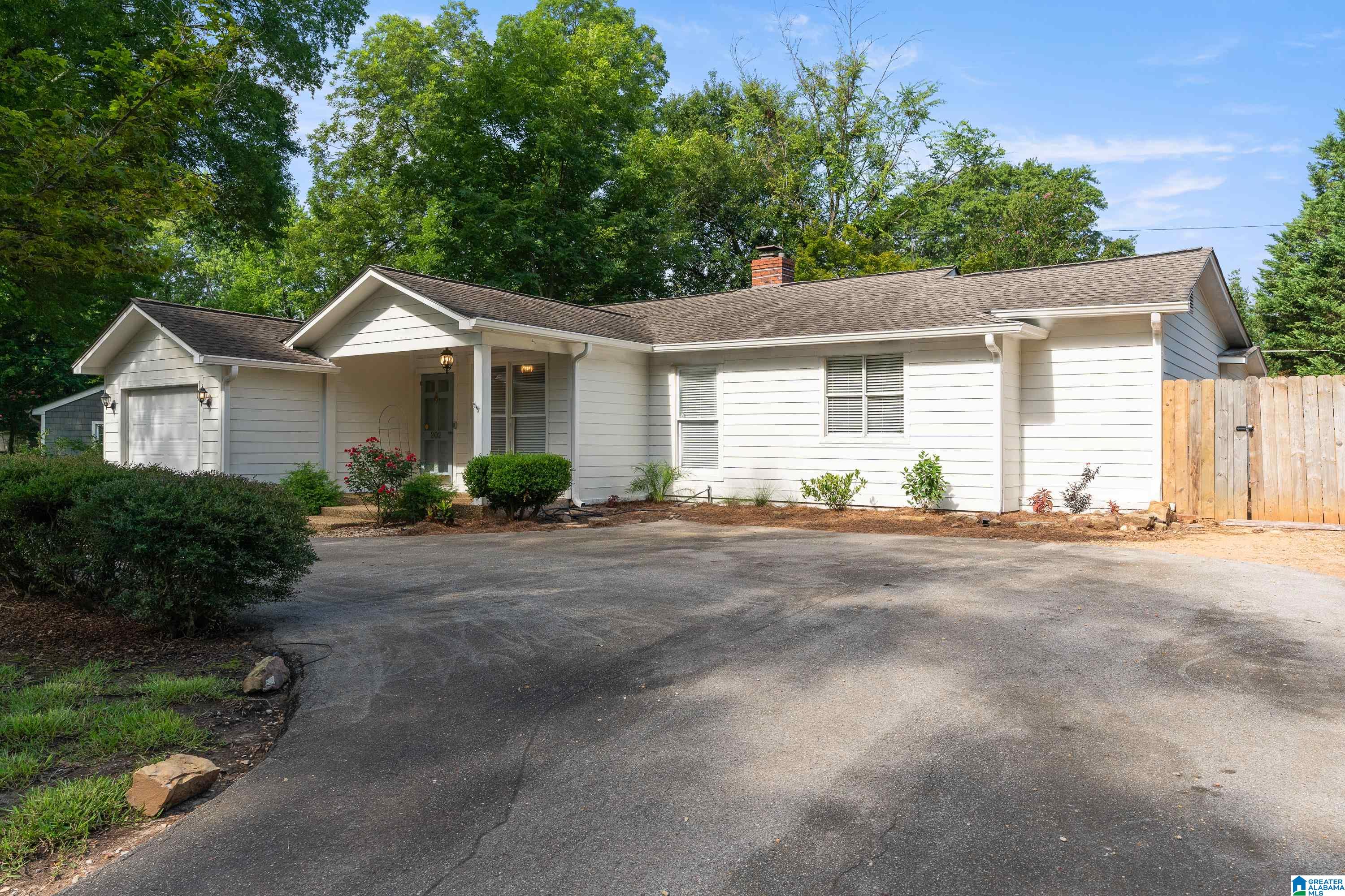 202 Colby Street Birmingham, AL 35213 - Photo 4 of 34