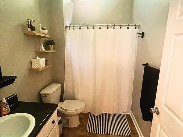 $1,895 | 837 Forrest Circle Southeast, Atlanta, GA 30354