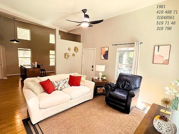 837 Forrest Circle Southeast Atlanta, GA 30354 - Photo 3 of 17 a living room with furniture