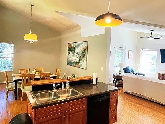 $1,895 | 837 Forrest Circle Southeast, Atlanta, GA 30354