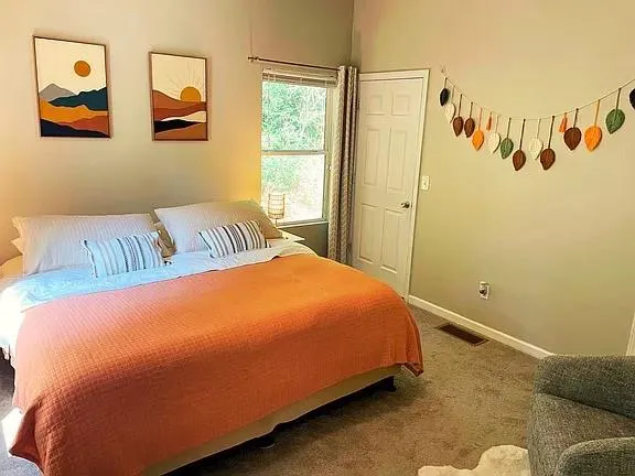 $1,895 | 837 Forrest Circle Southeast, Atlanta, GA 30354