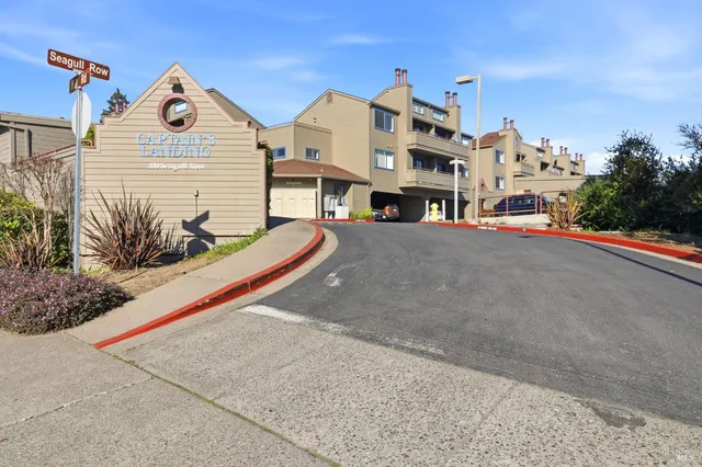 $379,000 | 240 Seagull Row, Novato, CA 94945