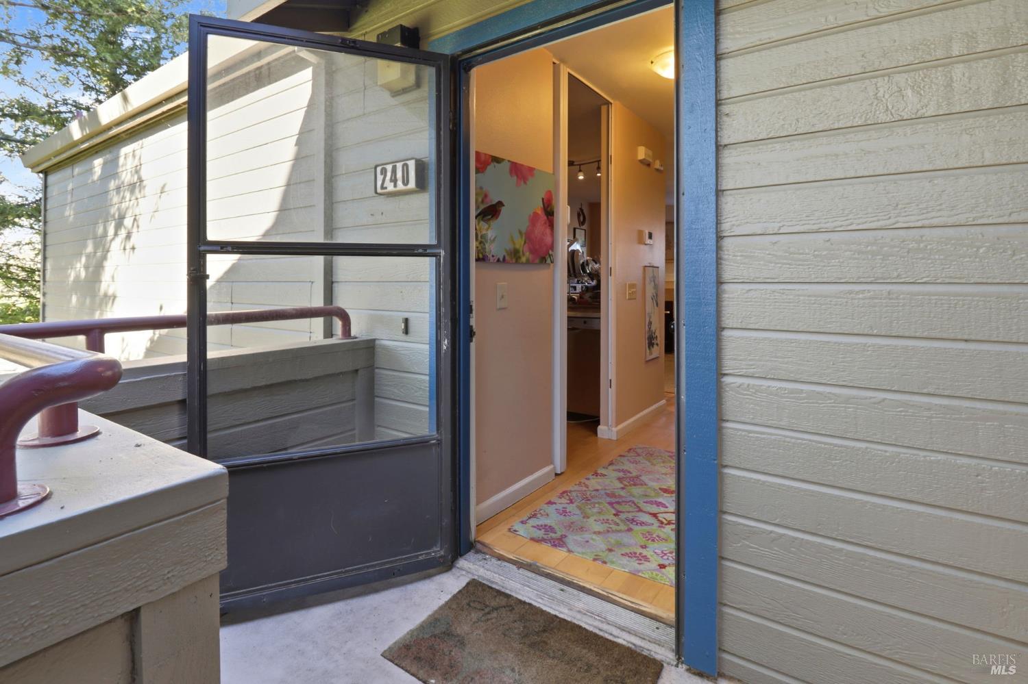 240 Seagull Row Novato, CA 94945 - Photo 6 of 29 Come on in!