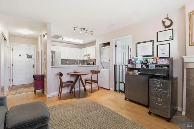 $379,000 | 240 Seagull Row, Novato, CA 94945