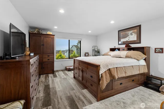 $864,900 | 12760 Country Club Place, Burlington, WA 98233