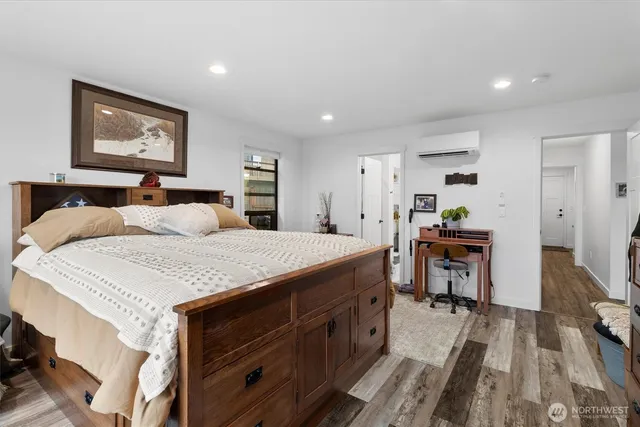 $864,900 | 12760 Country Club Place, Burlington, WA 98233