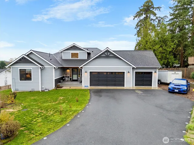 $864,900 | 12760 Country Club Place, Burlington, WA 98233
