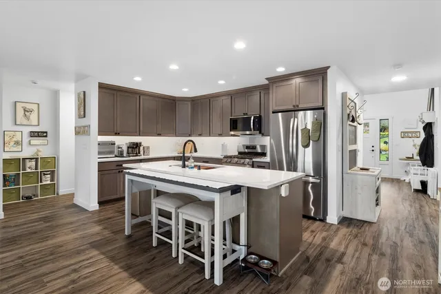 $864,900 | 12760 Country Club Place, Burlington, WA 98233