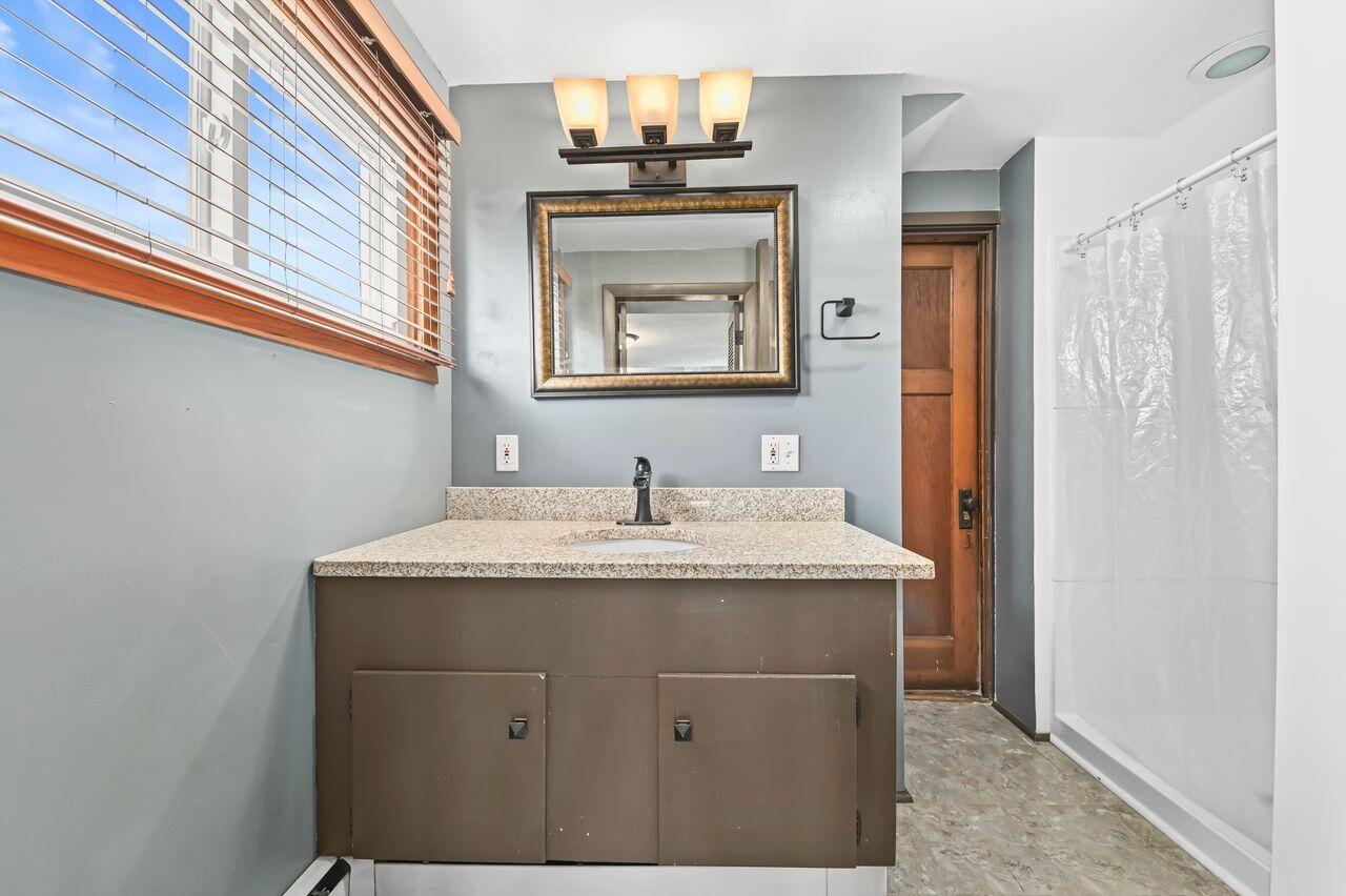 2802 South 47th Street Milwaukee, WI 53219 - Photo 18 of 23 Master BA