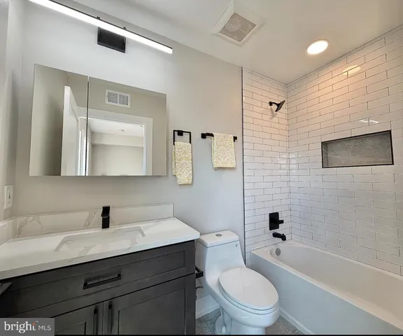 $699,000 | 1806 D Street Northeast, Unit 9, Washington, DC 20002