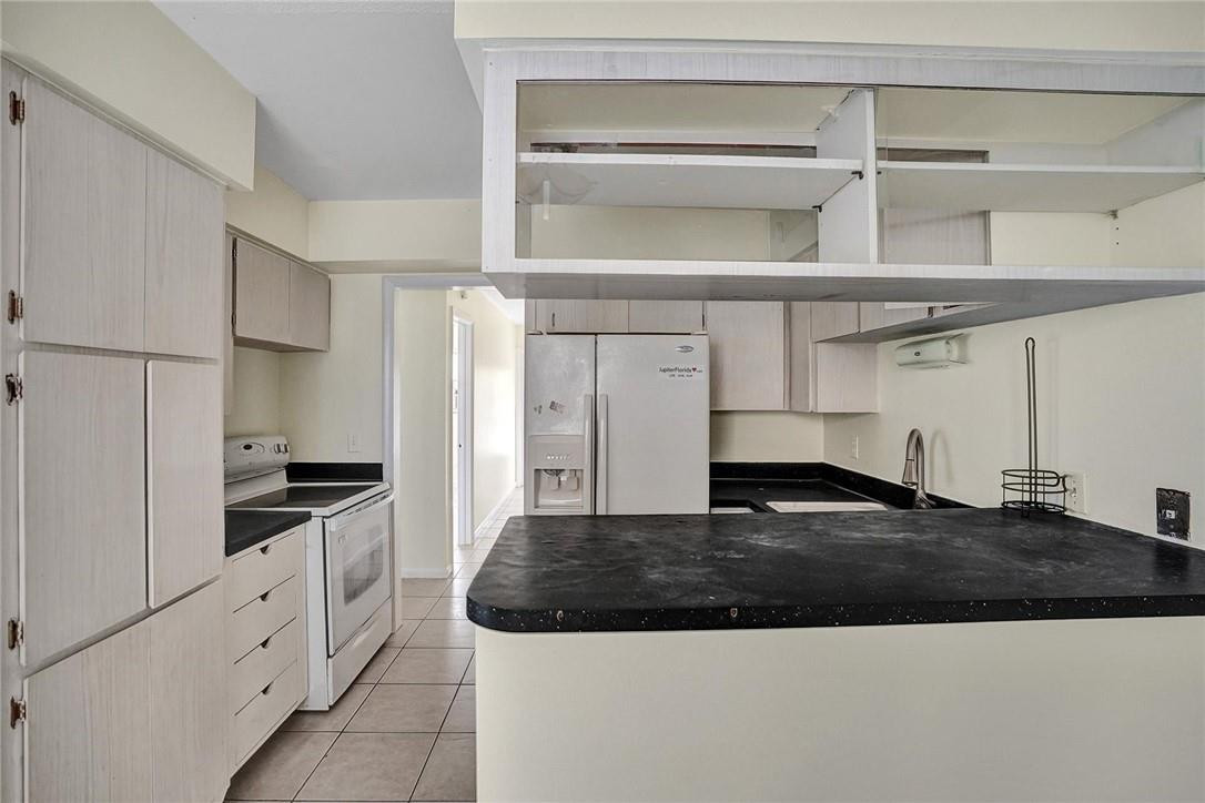 1279 Beach Road Riviera Beach, FL 33404 - Photo 21 of 66 Photo 21