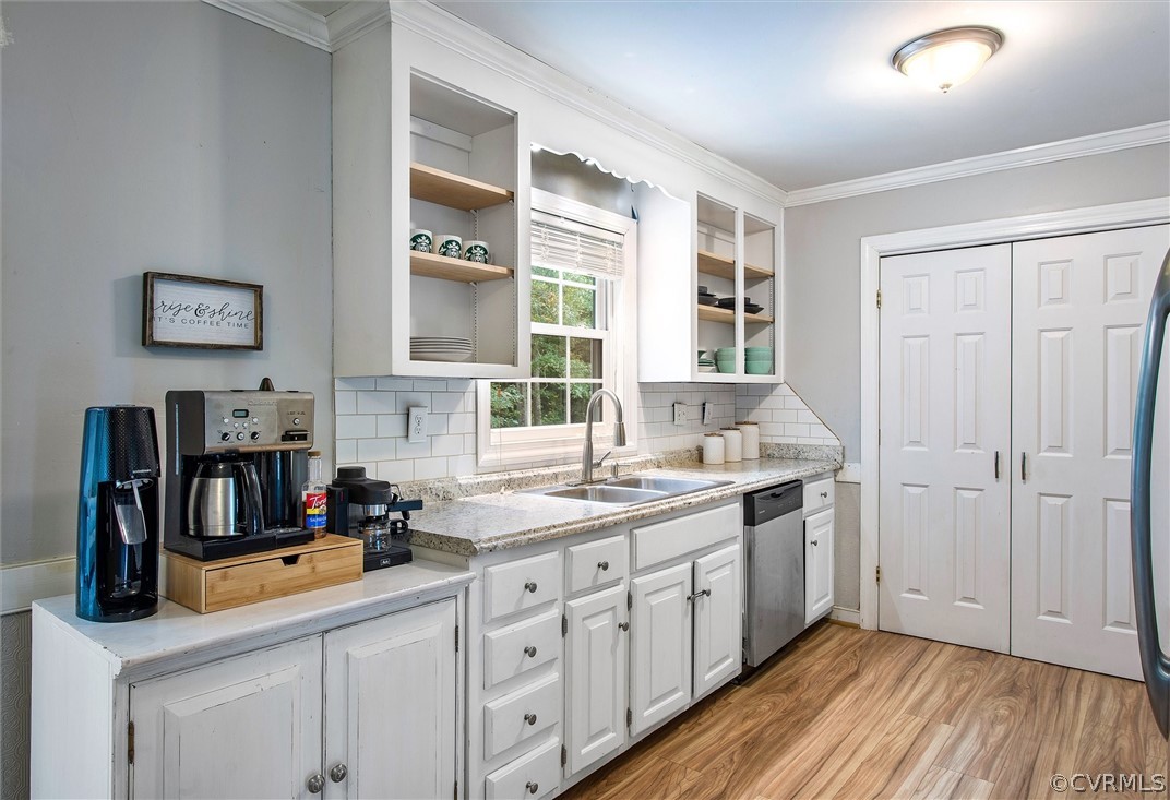 5025 Gention Road Chesterfield, VA 23832 - Photo 12 of 31 Updated kitchen and terrific pantry.