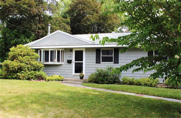 14 Robinson Road Beverly, MA 01915 - Photo 2 of 19