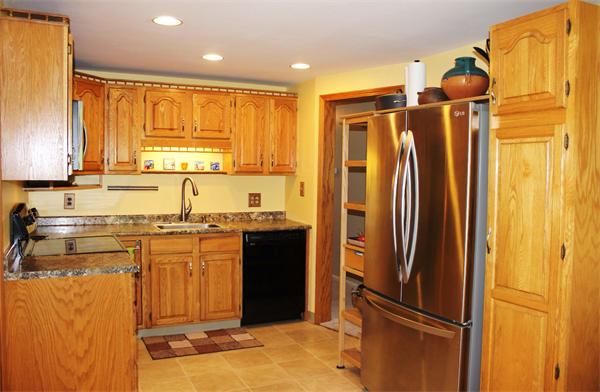 14 Robinson Road Beverly, MA 01915 - Photo 3 of 19