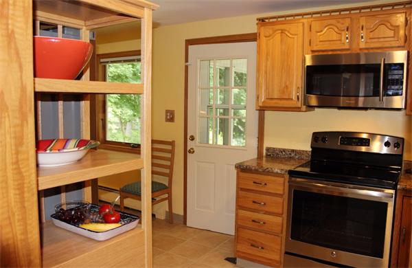 14 Robinson Road Beverly, MA 01915 - Photo 4 of 19