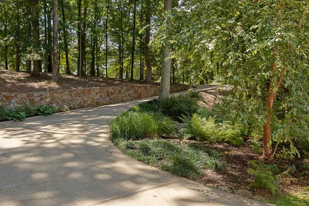 176 Ridgewood Drive Muscle Shoals, AL 35661 - Photo 3 of 43