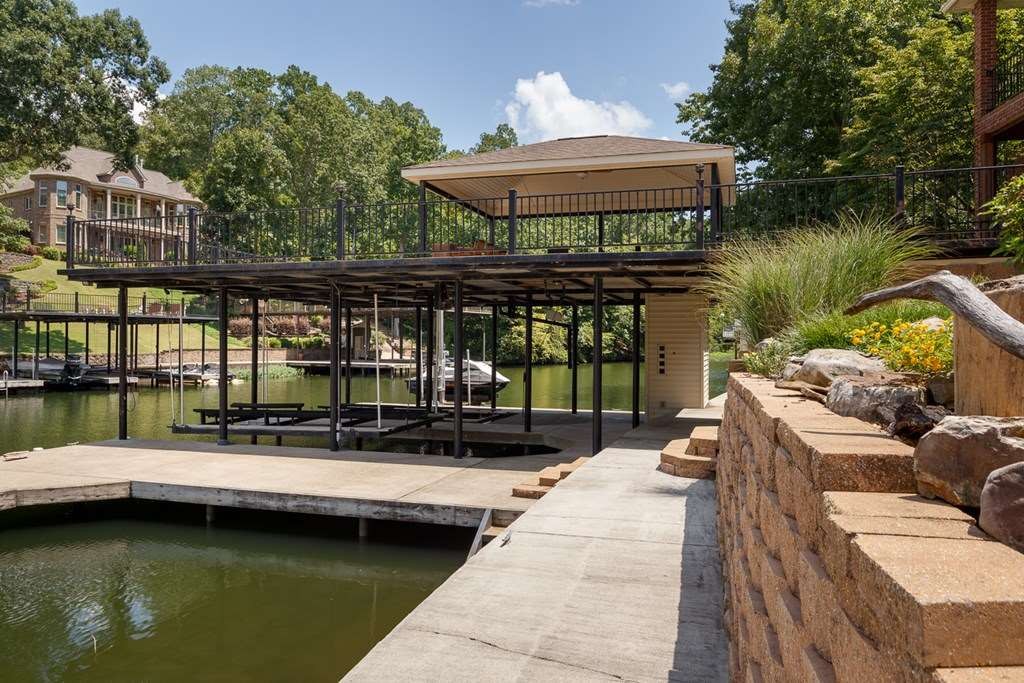 176 Ridgewood Drive Muscle Shoals, AL 35661 - Photo 38 of 43