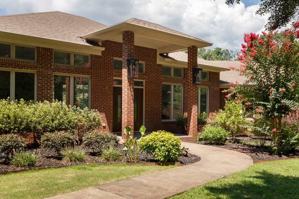 176 Ridgewood Drive Muscle Shoals, AL 35661 - Photo 4 of 43