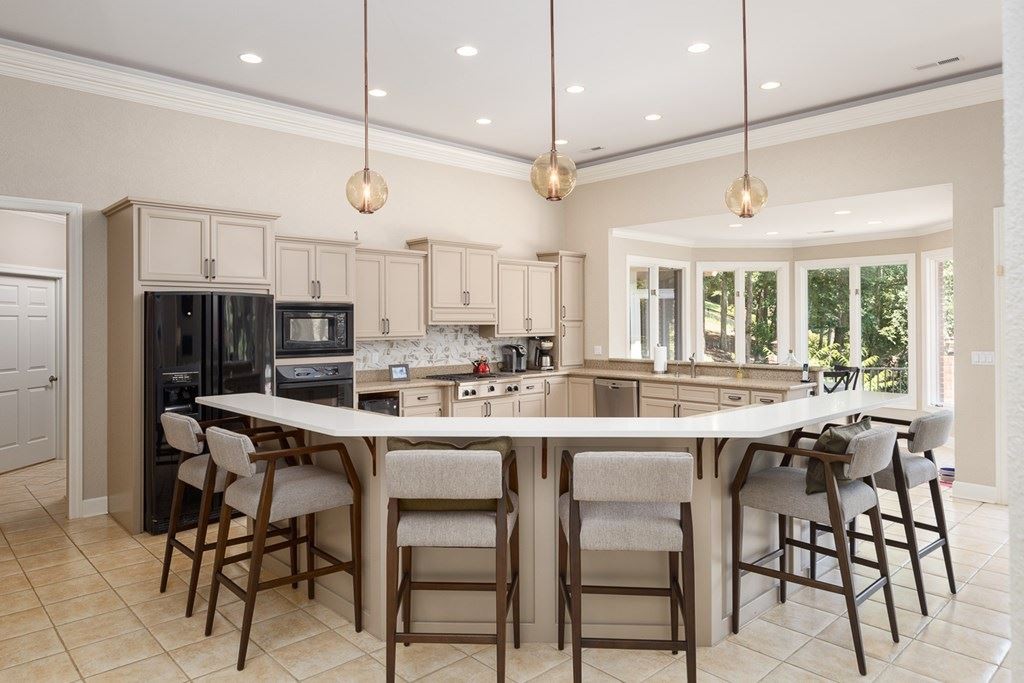 176 Ridgewood Drive Muscle Shoals, AL 35661 - Photo 10 of 43