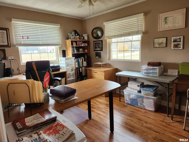 $285,000 | 15766 East Tilton Road, Ina, IL 62846