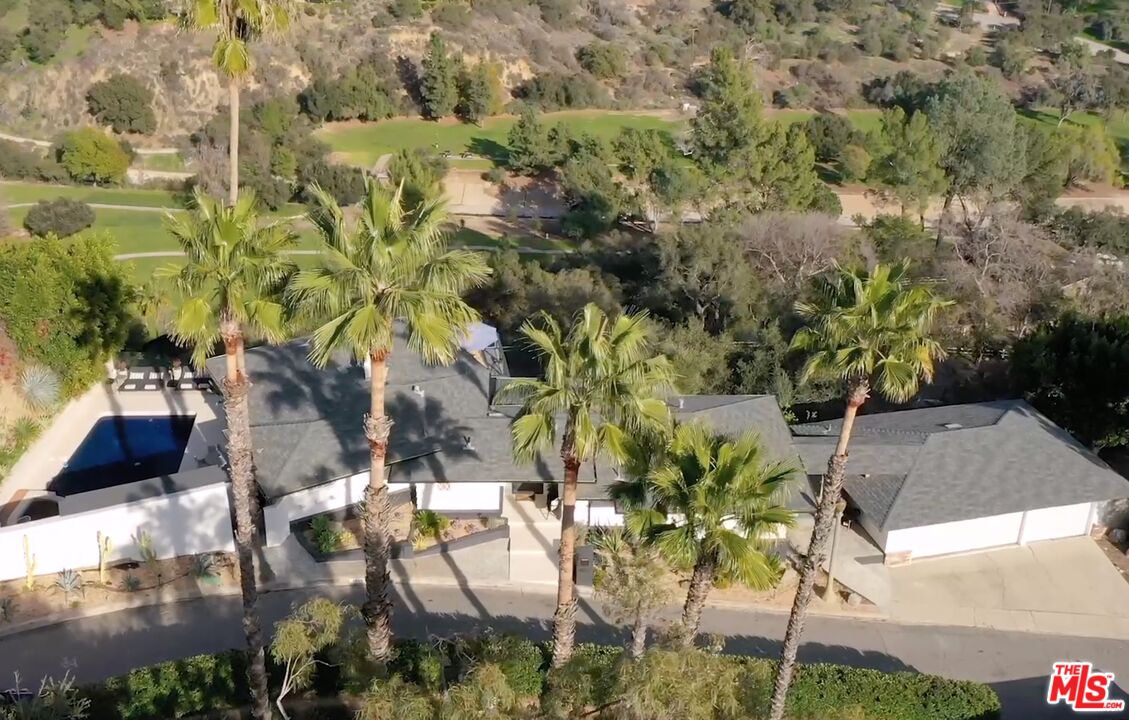 1939 Devon Road Pasadena, CA 91103 - Photo 2 of 32