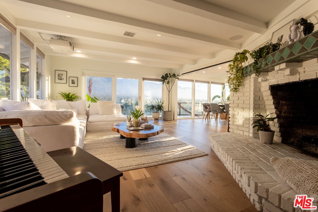 1939 Devon Road Pasadena, CA 91103 - Photo 6 of 32