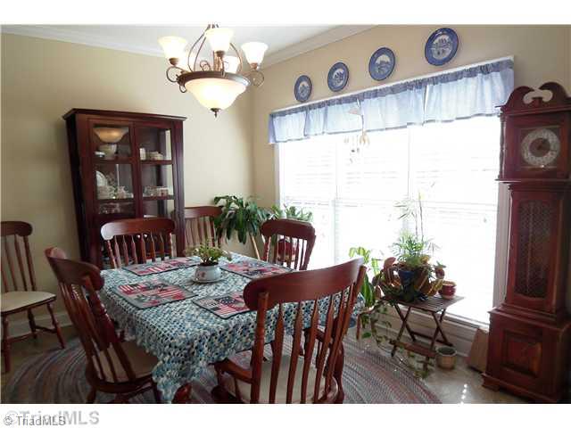 10026 Hampton Road Lexington, NC 27295 - Photo 5 of 12 Breakfast.
