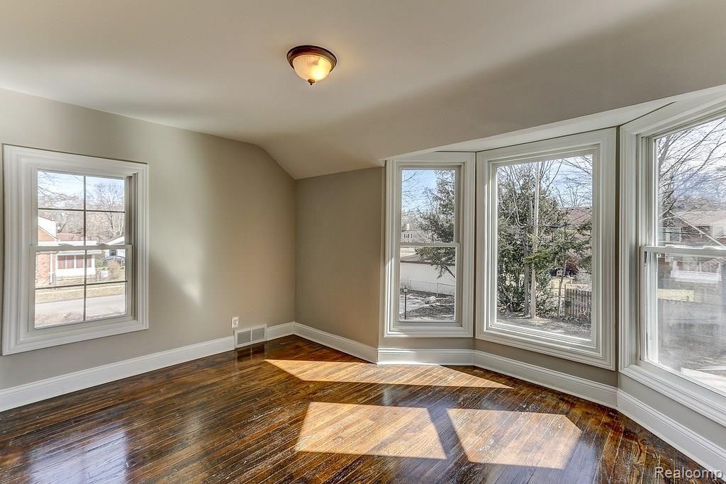 14450 Stahelin Road Detroit, MI 48223 - Photo 27 of 36